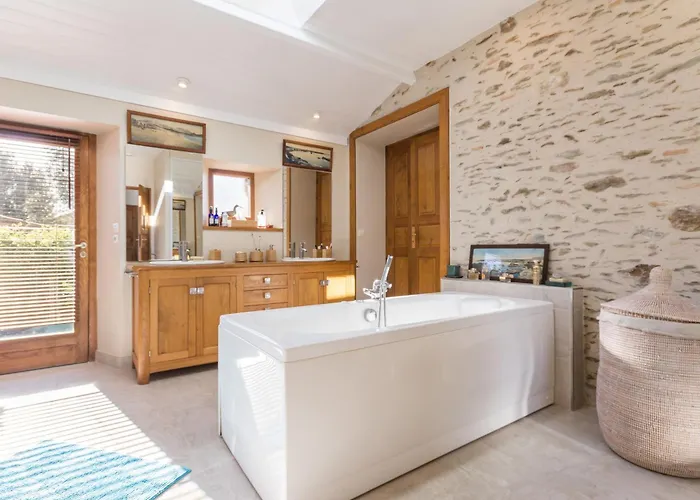 Hébergement de vacances La Limouzinière, 5 Pièces, 7 Personnes - Fr-1-306-1218 *